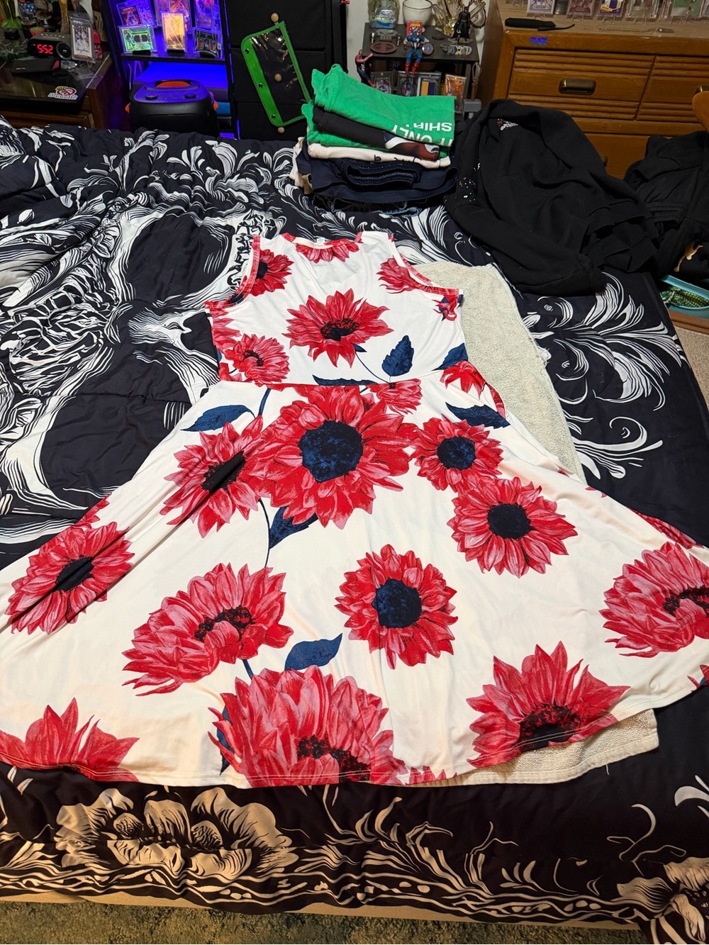 “RARE”NWOT LuLaRoe NICKI White Midi Dress with Red and blue Floral Print XL - Picture 2 of 5